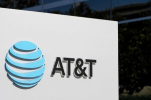 AT&T (T) Stock: Wireless and Fiber Strategy Powers Impressive Q1 Gains