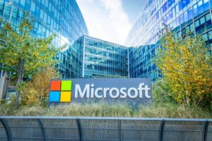 Microsoft Corporation (MSFT) Stock: Surge 8% as Cloud and AI Drive $27.2B Net Income and 18% Revenue Growth